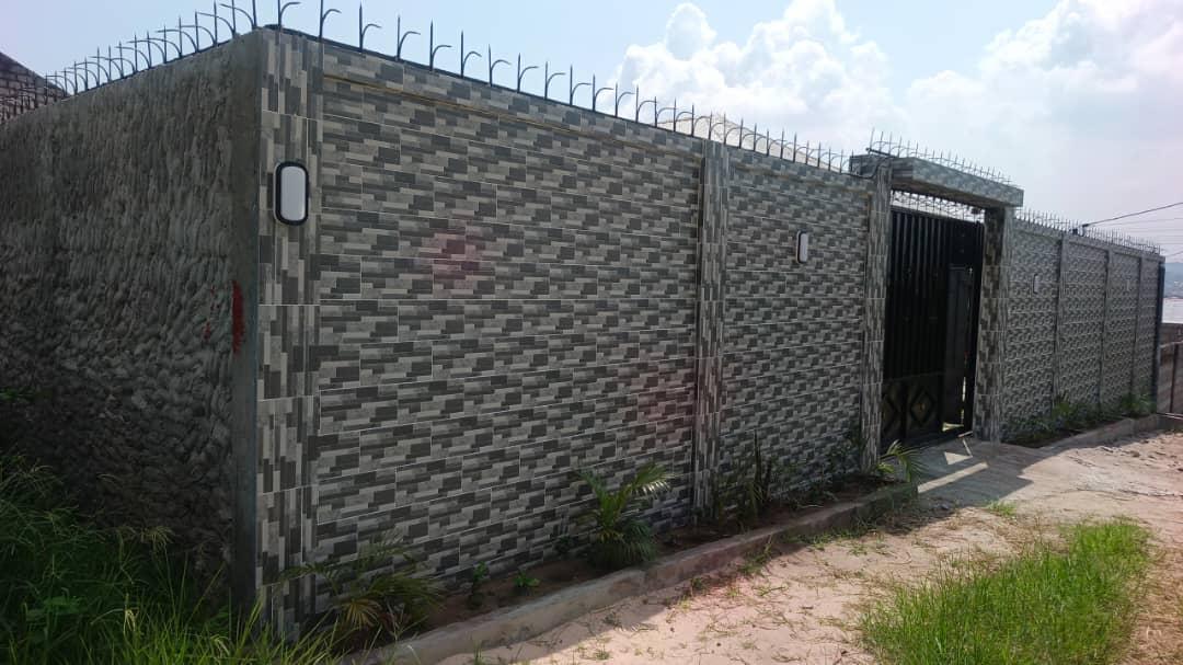 Villa à louer à Brazzaville – Kintélé (derrière le stade) à Brazzaville