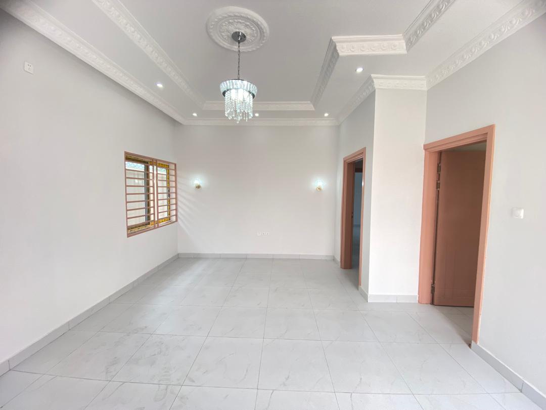 Appartement neuf à louer à Ouenzé – Brazzaville (vers Rond-Point Koulounda) à Brazzaville