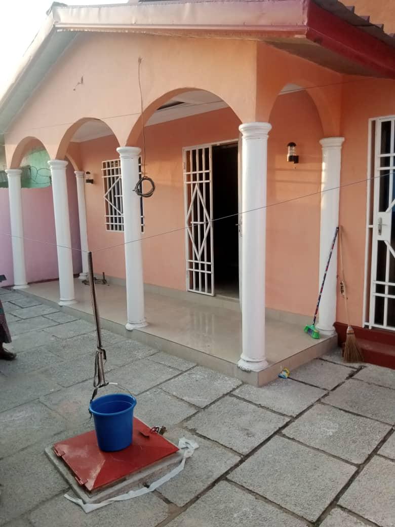 Maison moderne 3 chambres à louer – Bacongo, Brazzaville à Brazzaville