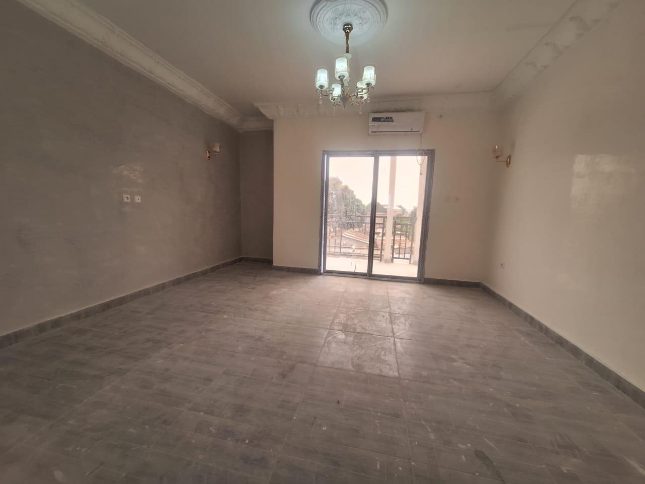 🏢 Appartement à louer – Brazzaville, Ouenzé