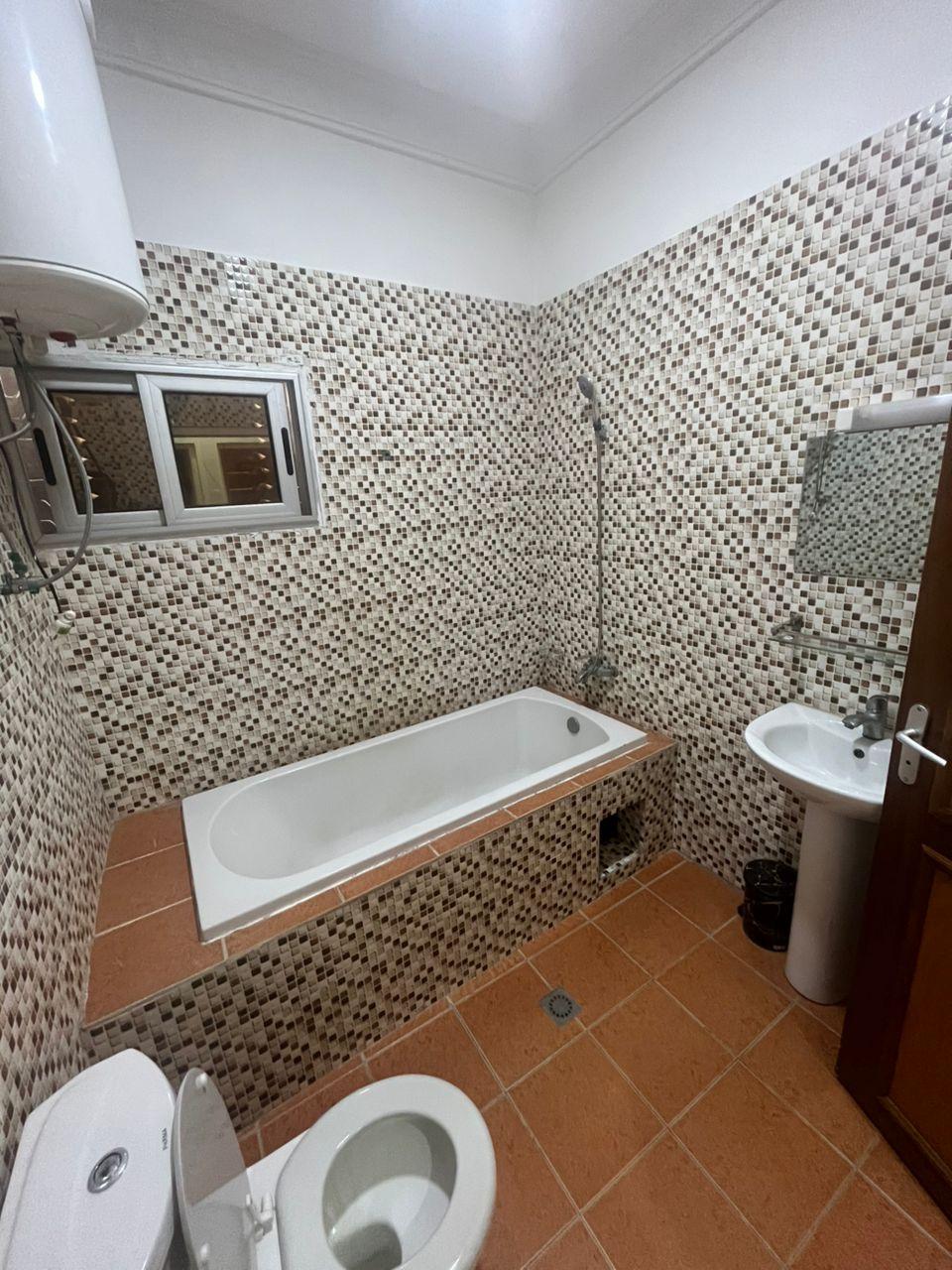 Maison 3 Chambres à Louer à Bacongo – Secteur Chinois, 3e Parcelle du Goudron