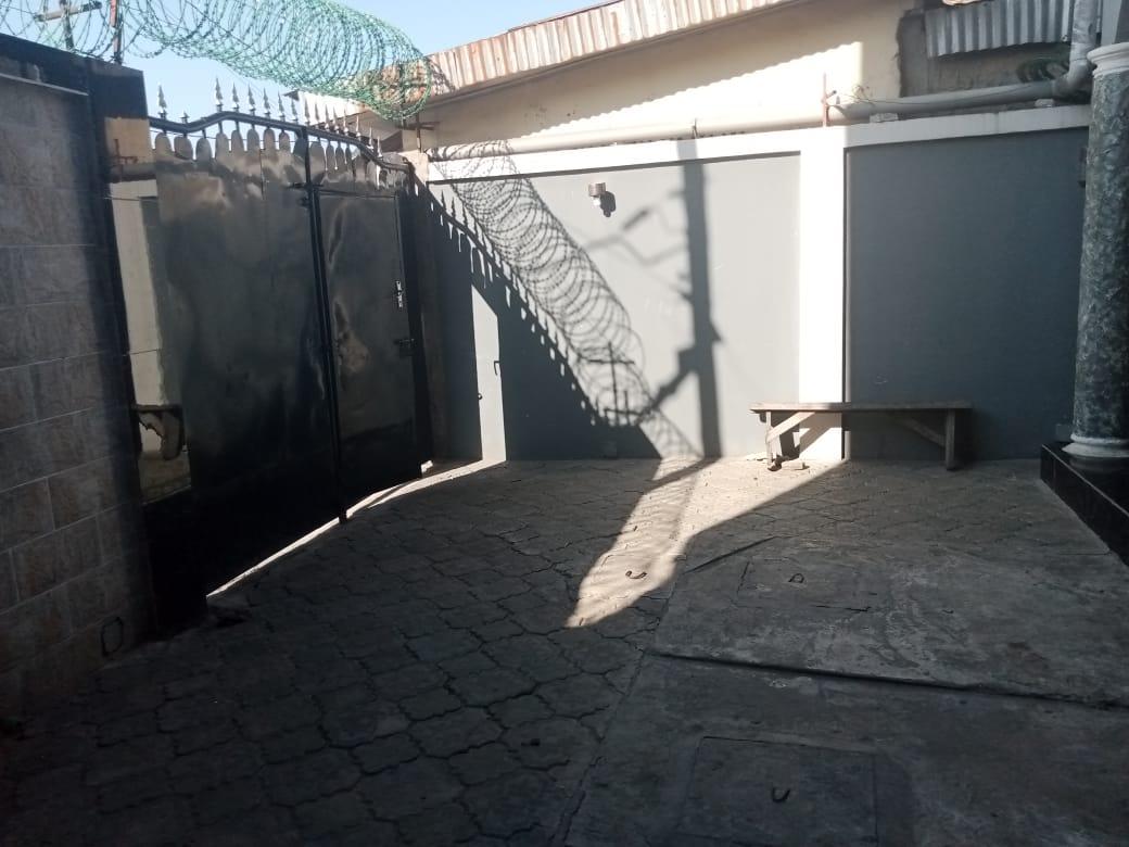 Villa moderne F4 à vendre – Moungali (Avenue Terre Jaune / 3 Martyrs)