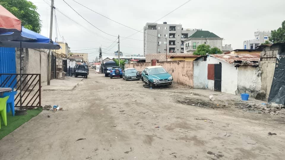 Terrain de 400 m² à vendre à Moungali – Proximité 3 Martyrs (Possibilité 200 m²)