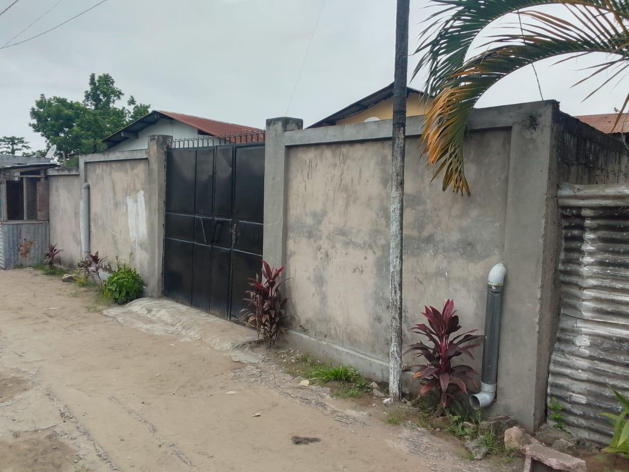 Maison 3 chambres à vendre à Mansimou - Brazzaville