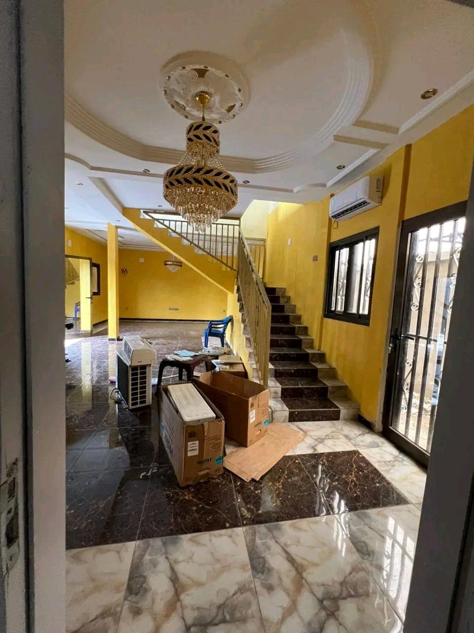 Magnifique Duplex 5 Chambres à Louer à Kintelé – Brazzaville