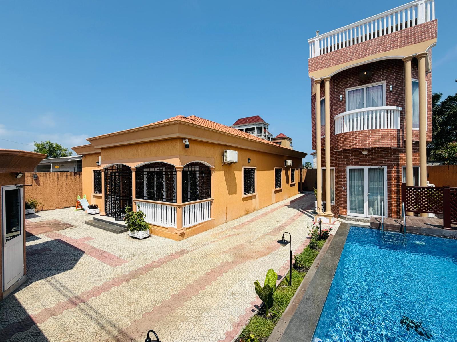 SOMPTUEUSE VILLA AVEC VUE PANORAMIQUE SUR MER – À VENDRE