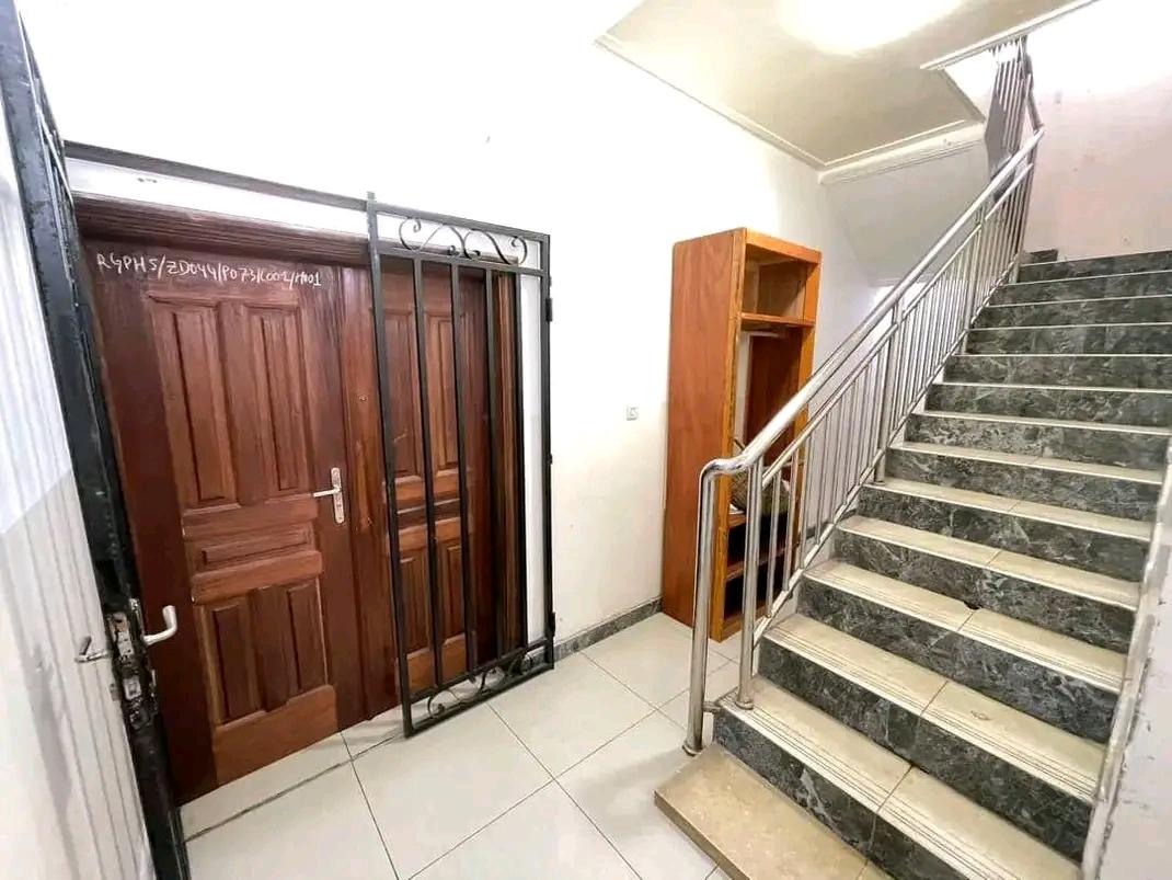 APPARTEMENT À LOUER À BRAZZAVILLE – MOUNGALI (3 CHAMBRES)