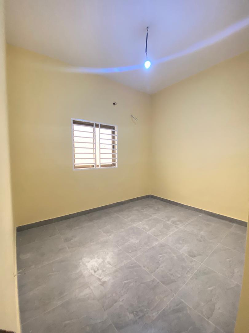 À Louer : Bel Appartement Neuf au 1er Étage – Ouenzé Brazzaville