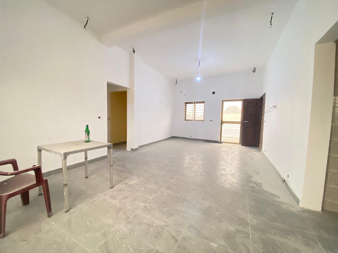 Superbe appartement F3 neuf de standing à louer – Ouenzé (Avenue Bithoven / Reine Ngalifourou)