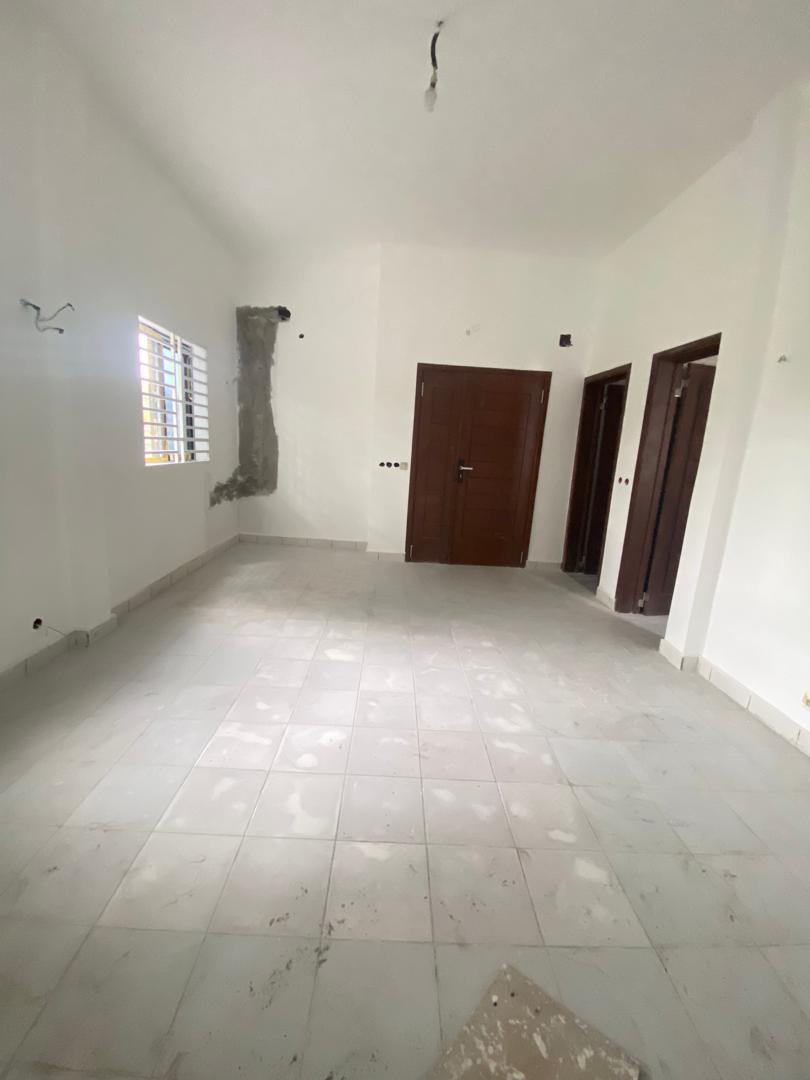 Appartements neufs F3 et F4 à louer – M'pila (Secteur Général Ndenguet)
